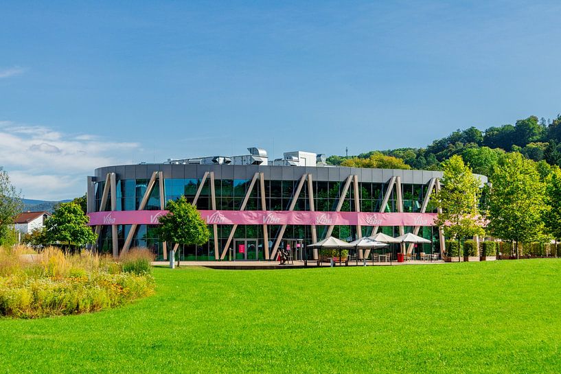 Wunderschöne Parkanlage an der Viba-Nougatwelt von Oliver Hlavaty