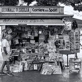 Kiosk in Palermo Sizilien von Bert Weber