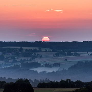 Zonsopkomst Allegre - Frankrijk van Henk Verheyen