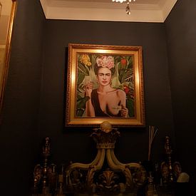 Customer photo: Frida con amigos by Nettsch ., on canvas