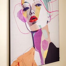 Klantfoto: Kleurrijk abstract portret (gezien bij vtwonen) van Carla Van Iersel, als artframe
