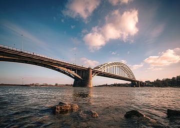 Waalbrug Nijmegen (boogbrug) van Nicky Kapel