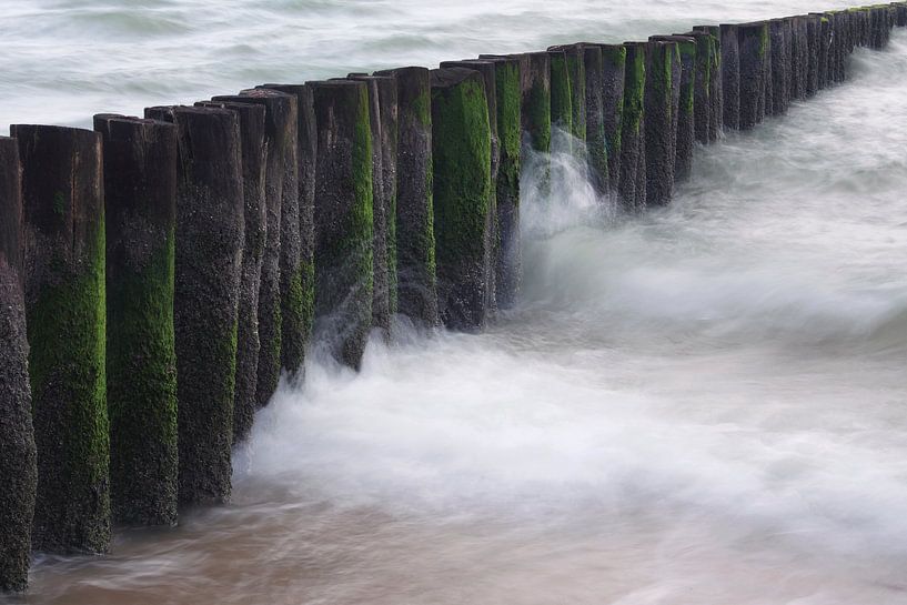 Waves and breakwaters by Ronald Pol