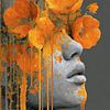 Orange Bloom – Abstraktes Porträt mit orangefarbenen Blumen von SPEQ ART