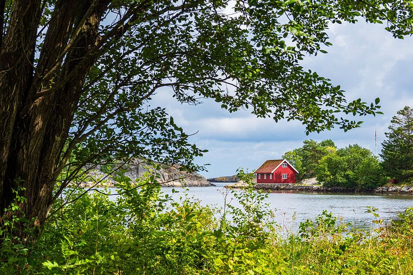 Landscape with house in recreation area Hasseltangen in Norway by Rico Ködder