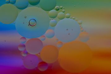 Blasen, Blasen und Regenbogenfarben von Jolanda de Jong-Jansen