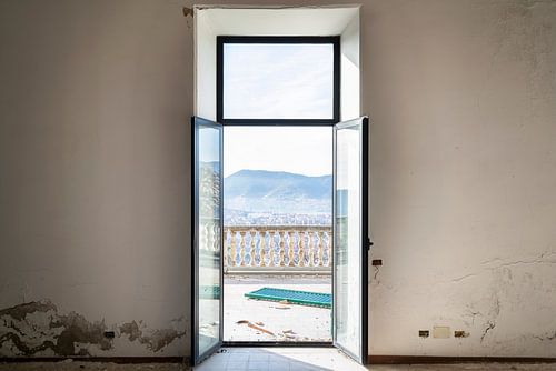 Villa abandonnée avec belle vue.
