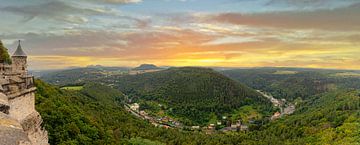 Prachtig panorama over Königstein, Saksen van Martijn