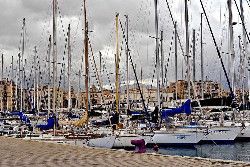 La Cala - the old harbour of Palermo by Silva Wischeropp