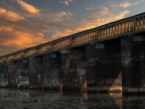 Moerputtenbrug Den Bosch avec un magnifique coucher de soleil