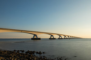 Zeeland Brücke am frühen Morgen