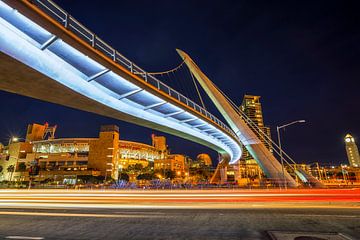 Lichtstralen auto onder Harbor Drive-brug van Joseph S Giacalone Photography