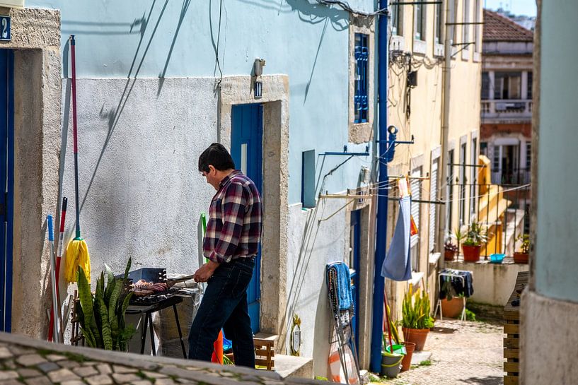 BBQ Outside in an alley in Lisbon by Roosmarijn Jongstra