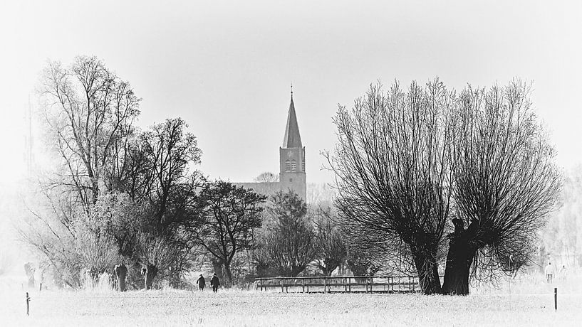 Blik op het Brabantse kerkdorp Nispen  van Fotografie Jeronimo