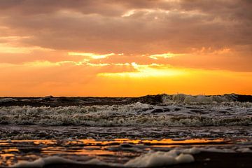 Stormy sea by Leon Weggelaar