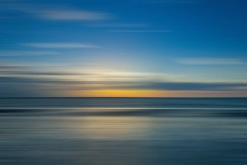 Abstracte  Zonsondergang met bewegingsonscherpte.