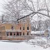 Kasteel Nienoord in de sneeuw van R Smallenbroek