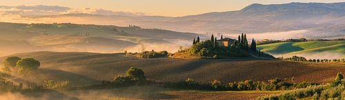 Zonsopkomst bij Podere Belvedere, Toscane, Italië van Henk Meijer Fotografie