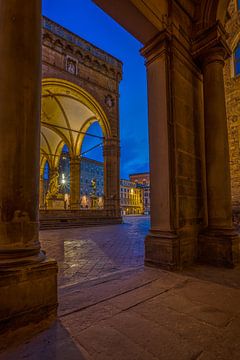 Florence, Uffizi en de Loggia dei Lanzi in het blauwe uur van Maarten Hoek