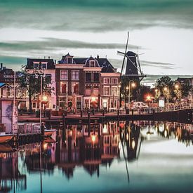 Galgewater met zicht op molen De Valk van Dirk van Egmond