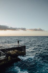 Pêcheur en pleine mer à Tenerife (Canaries)