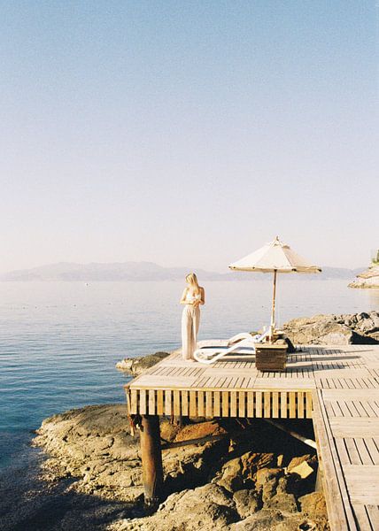 The girl by the sea by puckonfilm