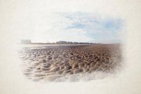 Fester Sandstrand mit städtischer Skyline unter klarem blauen Himmel in Aquarell