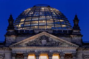 La coupole du Reichstag de nuit