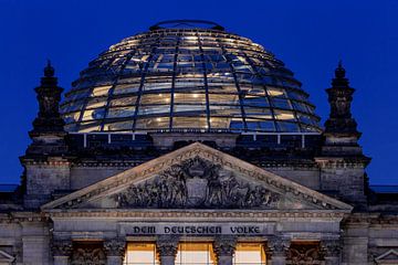 Reichstag koepel bij nacht