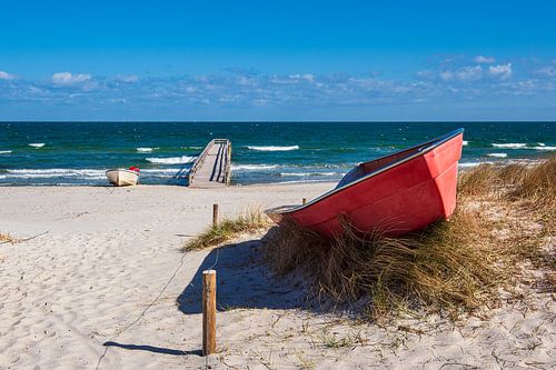Vissersboten aan de Oostzeekust bij Zingst op de Fischland-Da