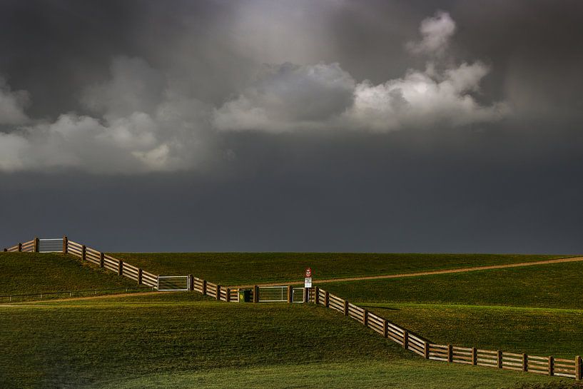 Separation fence on the dike near Westhoek, Friesland by Harrie Muis