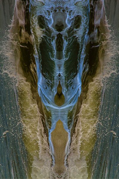 Sea god in the mirror by Lucas De Beleyr