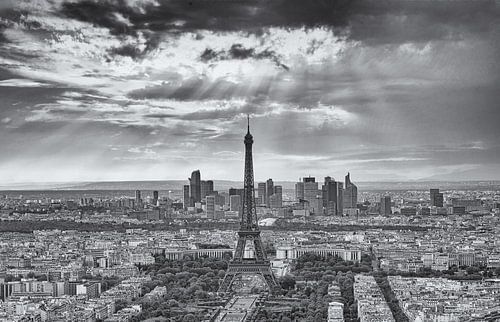 Paris - Blick auf den Eiffelturm und la Defense