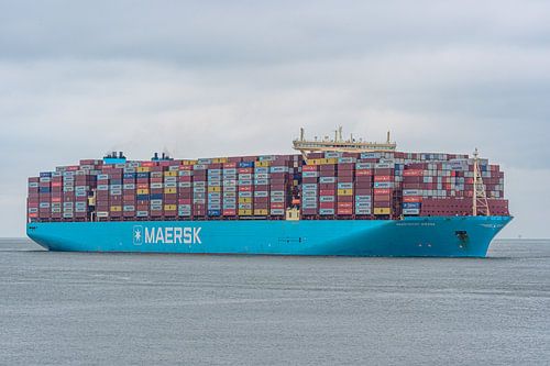 Containerschiff Maastricht Maersk. von Jaap van den Berg