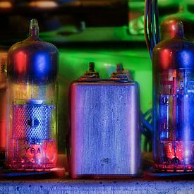 in a tube radio by Nic Opdam Fotografie