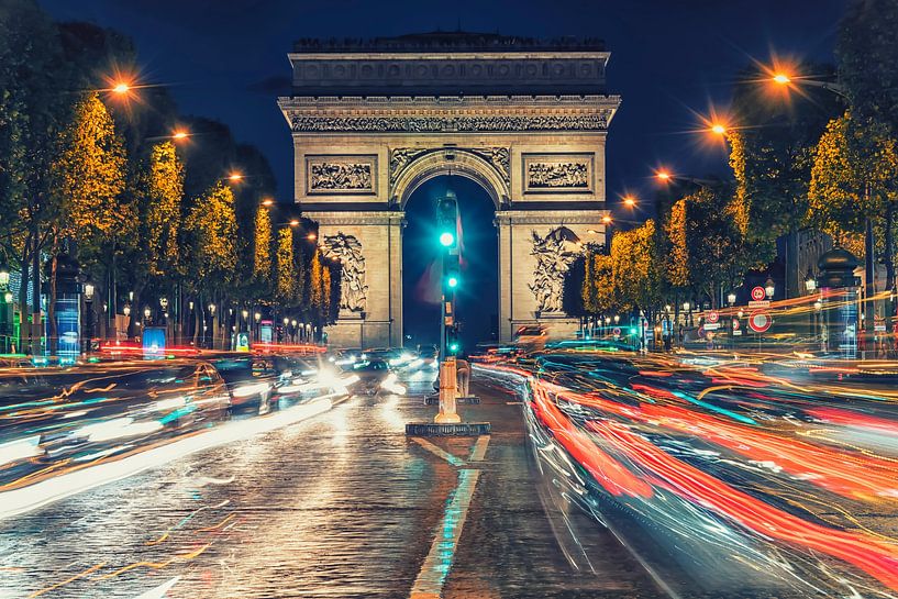 The Champs-Elysées at night by Manjik Pictures