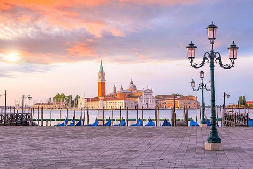 Lamplicht naar San Giorgio, Venetië, Italië