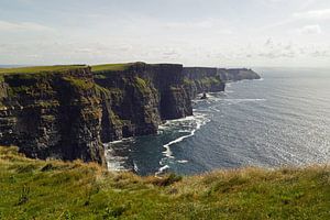 Die Cliffs of Moher sind die bekanntesten Klippen in Irland.