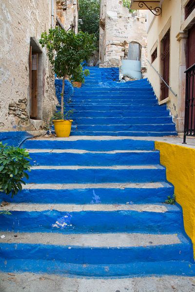 Kleurrijke trap in Griekenland van Lifelicious
