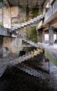 Verlassene Treppe von Escher. von Roman Robroek – Fotos verlassener Gebäude Miniaturansicht