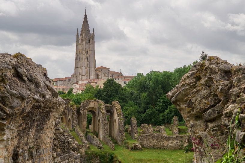 Les Arènes de Saintes und Basilique Saint-Eutrope de Saintes von Andreas G.
