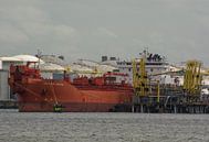 Chargement et déchargement de pétroliers dans le port de Rotterdam. par scheepskijkerhavenfotografie Aperçu