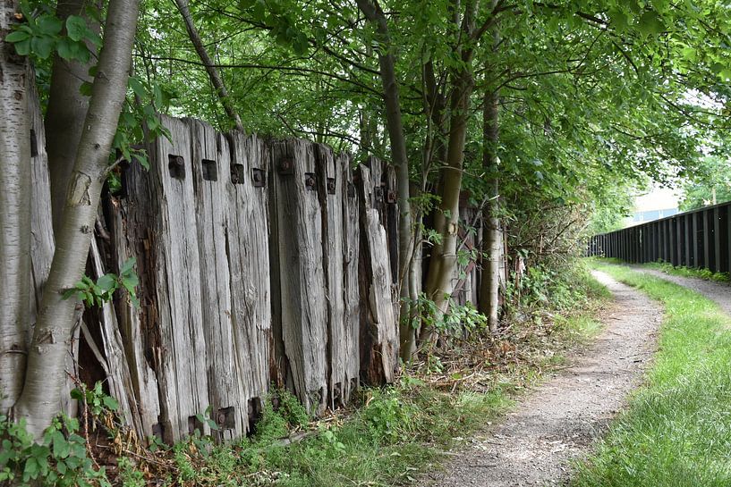 Holzwand mit Kaimauer von Elbkind89