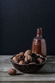 Walnüsse und Flasche von Susan Lambeck