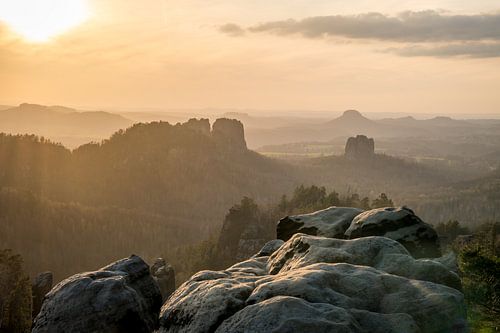 Vue sur la Suisse saxonne à l'heure d'or
