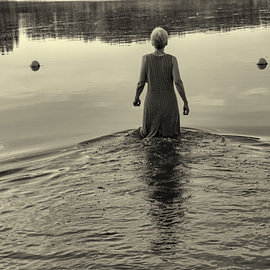 Where silence awaits by Cobi de Jong