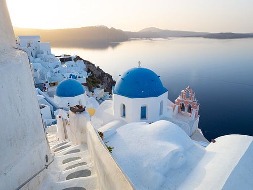 A view of Oia on the island of Santorini with its typical Greek architecture | Travel Photography Gr