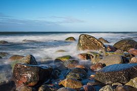 Steine an der Ostseeküste bei Warnemünde von Rico Ködder