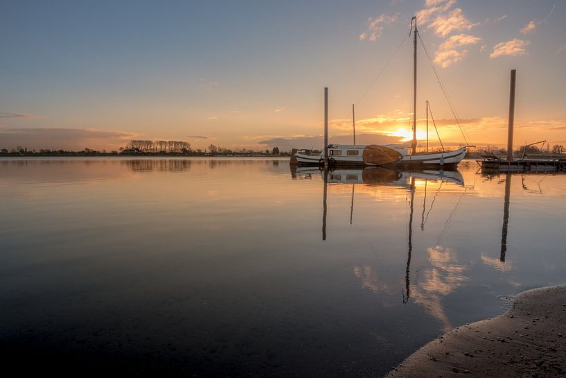 Spiegeling schip by Moetwil en van Dijk - Fotografie