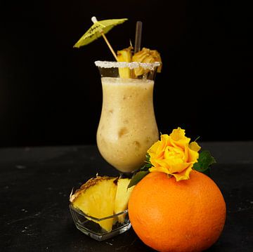 Ananas-Kokosnuss-Cocktail mit Grapefruit